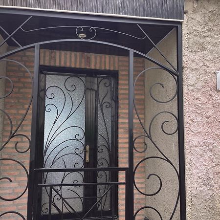 Lilu Apartment Телави Екстериор снимка